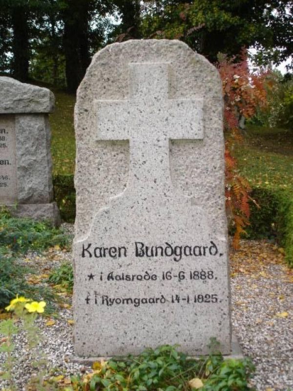 Karen Bundgaard.jpg